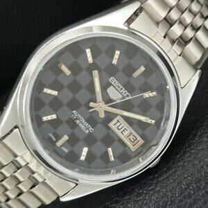 Vintage 1974 Seiko Automatic Mens Silver Watch W/daydate & Black accents